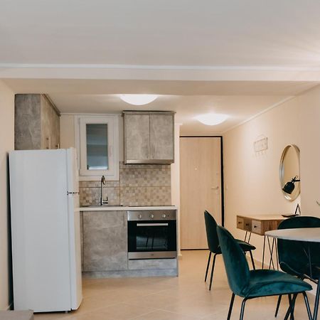 Best House, Central Luxury Apartment, Agiou Nikolaou, Patra 外观 照片