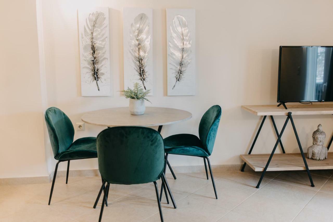 Best House, Central Luxury Apartment, Agiou Nikolaou, Patra 外观 照片