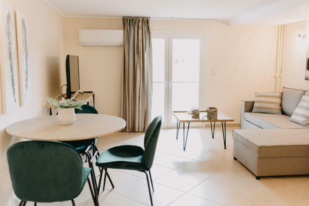 Best House, Central Luxury Apartment, Agiou Nikolaou, Patra 外观 照片
