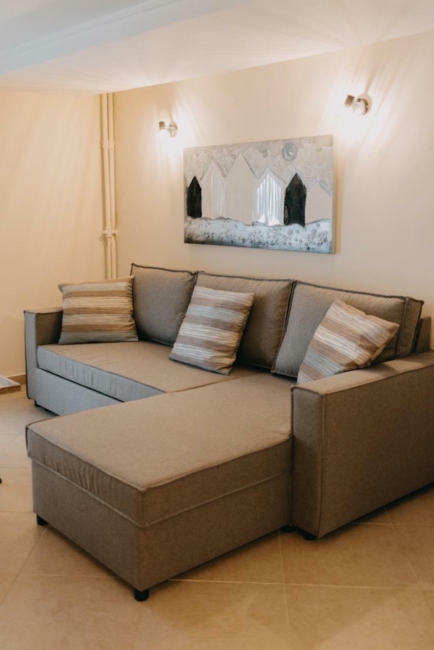 Best House, Central Luxury Apartment, Agiou Nikolaou, Patra 外观 照片