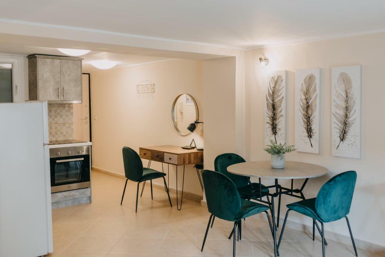 Best House, Central Luxury Apartment, Agiou Nikolaou, Patra 外观 照片